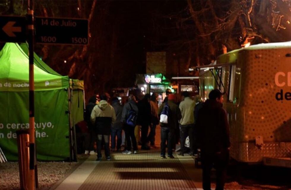 Desde Cáritas cuestionaron que los tráilers del programa "Cerca de noche" se vaya de la Plaza Rocha
