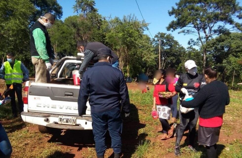 En Aristóbulo del Valle la Policía y la municipalidad asistieron a barrios carenciados