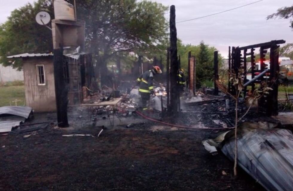 Villa del Prado: se generó un incendio que dejó pérdidas totales en una vivienda