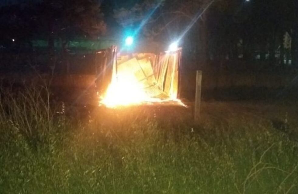 Bahía: destrucción total de una precaria vivienda por un incendio
