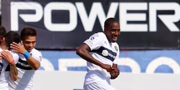 Jan Carlos Hurtado festeja un gol de Gimnasia\u002E (@gimnasiaoficial)