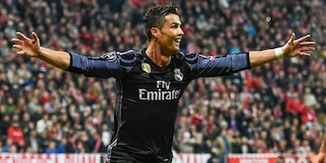 MUN084. Mu00daNICH (ALEMANIA), 12/04/2017.- El jugador del Real Madrid Cristiano Ronaldo (c) celebra la anotaciu00f3n de un gol hoy, miu00e9rcoles 12 de abril de 2017, durante el primer partido de los cuartos de final de la Liga de Campeones entre el Real Madrid y el