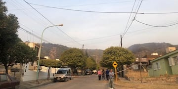 Vecinos colaborando en el incendio de barrio de Inquilinos y Las Rosas\u002E