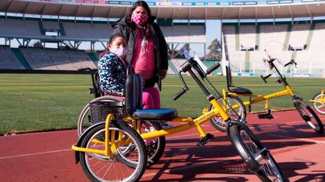 Entrega de bicicletas adaptadas\u002E Fundación Jean Maggi junto a la Provincia\u002E