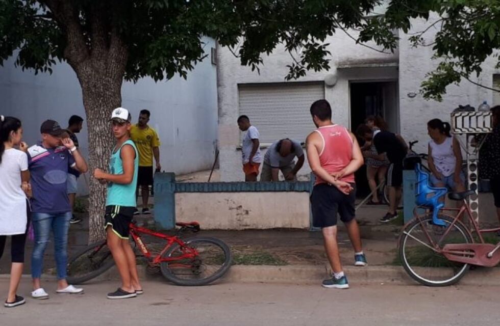Vecinos salvan a mujer que estaba siendo apuñalada