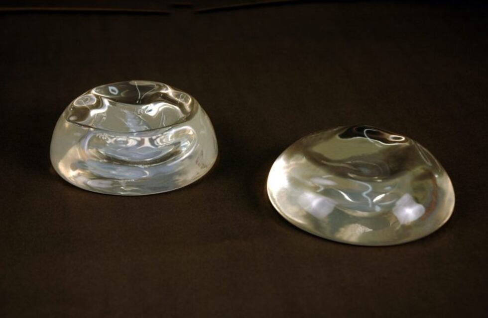 La ANMAT prohibió una prótesis mamaria y un producto médico