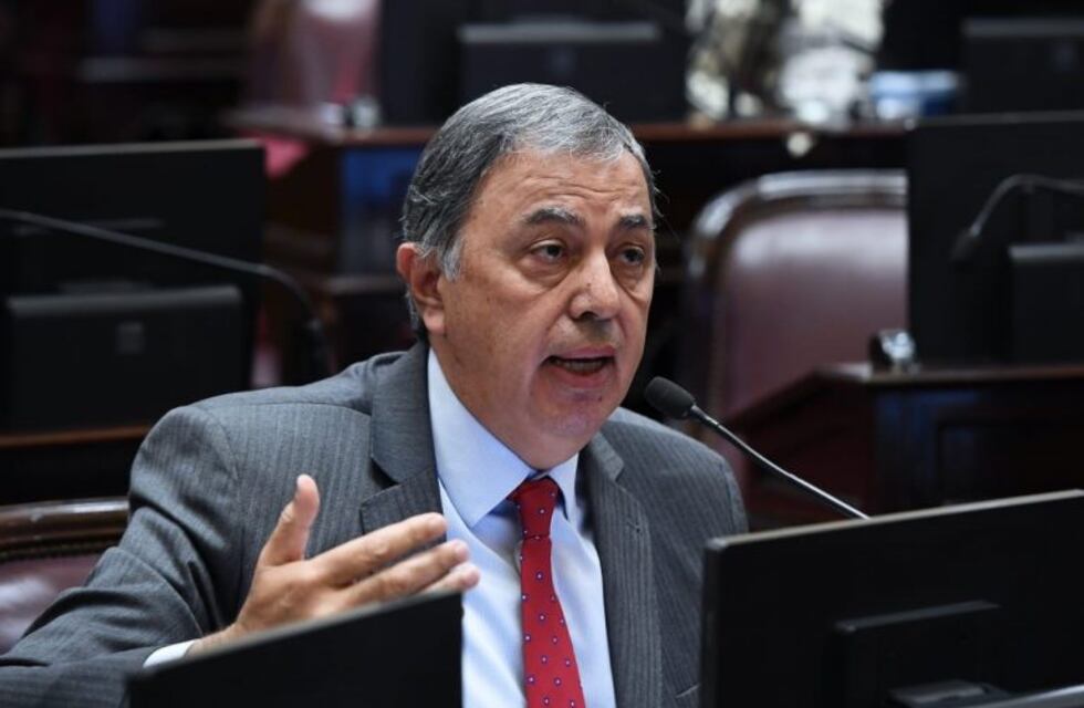 Rodolfo Urtubey votará a favor del allanamiento a Cristina Kirchner