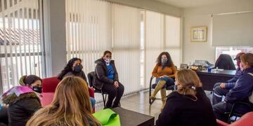 Luego de los reclamos Teresita Luna se reunió con los precarizados PEM