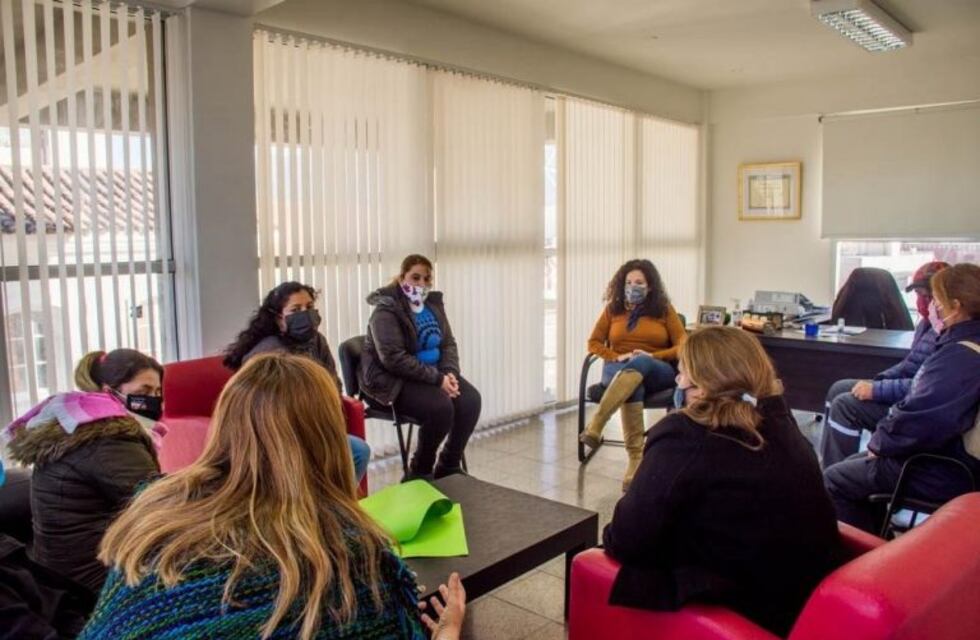 Teresita Luna se reunió con los precarizados PEM