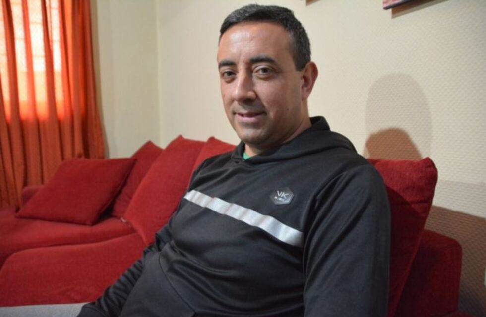 Es puntano y busca a su padre biológico por Facebook