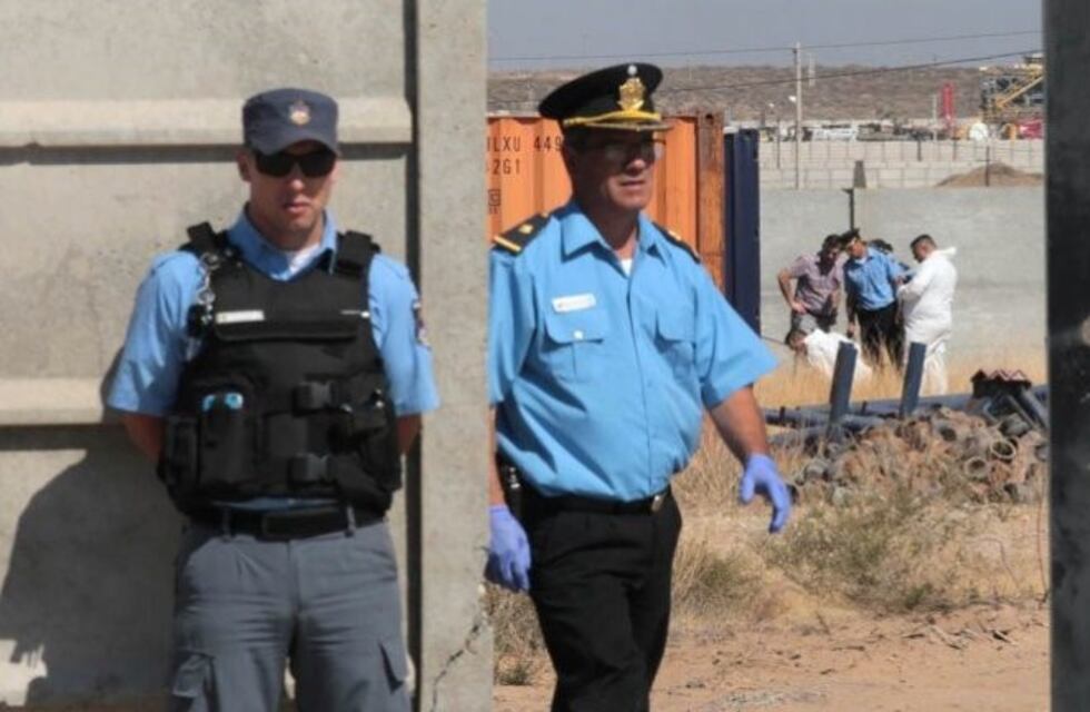 El sereno de una obra en construcción apareció muerto en un contenedor