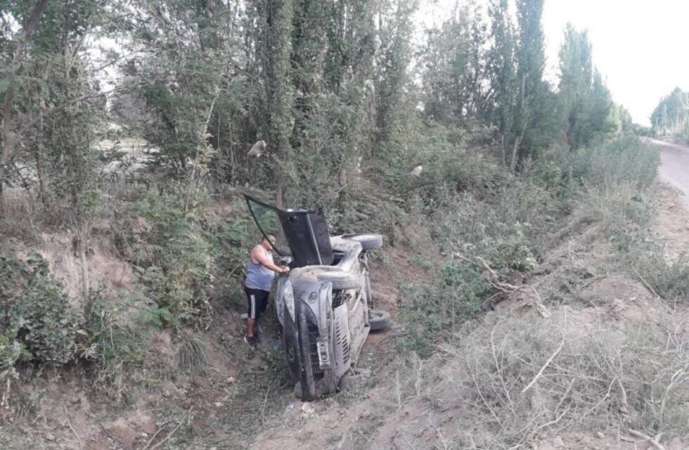 Le prestaron el auto y lo devolvió destruido