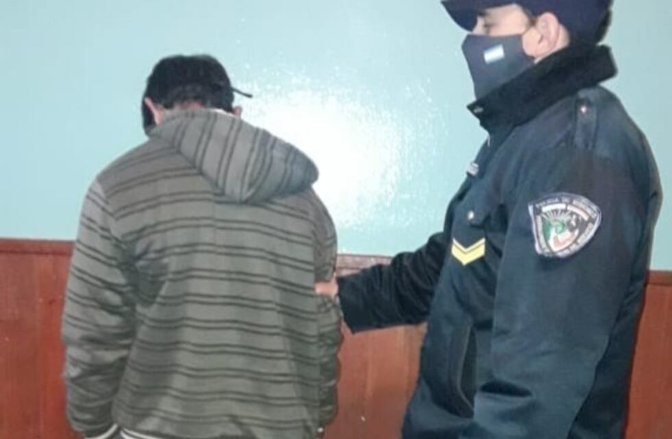 Desobedeció una orden de acercamiento hacia su expareja y fue detenido