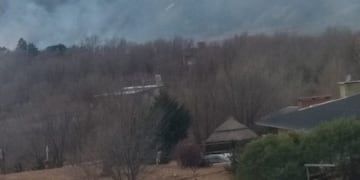 Incendio en Molinari, Cosquín\u002E (Foto: gentileza Verónica / vecina)\u002E