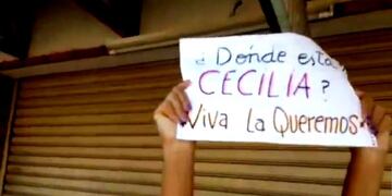 Protesta por la desaparición de Cecilia Basaldua en Capilla del Monte\u002E