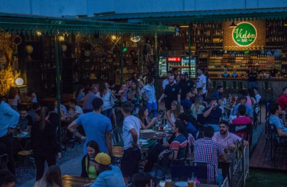 Un bar de Córdoba ofrecerá menús gratis para los bomberos y el personal de salud