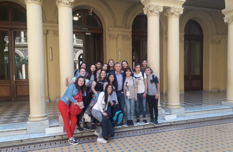 Macri recibió a estudiantes de Colonia Tirolesa en Casa Rosada