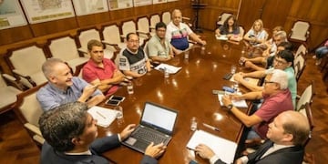 Los gremios estatales y Gobierno Provincial se reunieron en mesa de diálogo\u002E (Web)\u002E