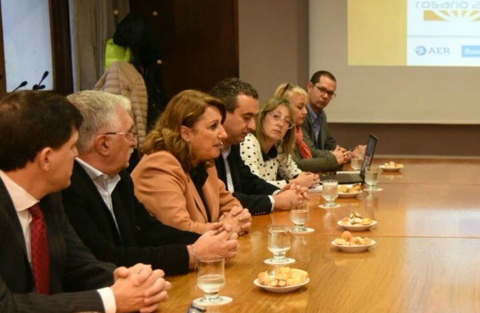 Fein insistió en la necesidad de acordar una reunión con el presidente Macri