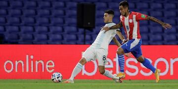 Nuevo parte médico de Exequiel Palacios: evoluciona dentro de lo esperado y continuará internado\u002E (EFE)