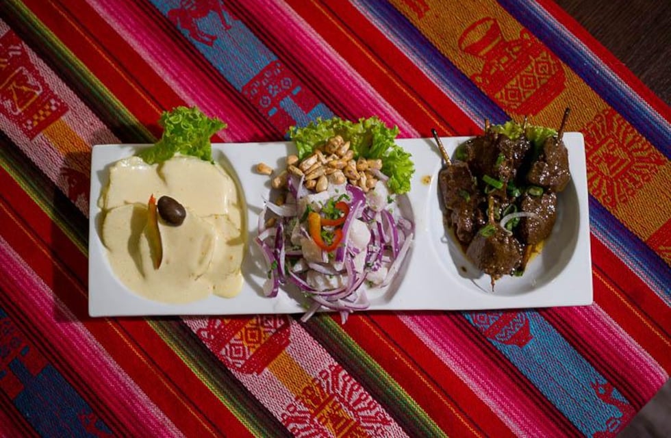 Dónde queda el bodegón peruano oculto en Córdoba que sirve platos contundentes