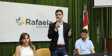 El intendente Leonardo Viotti encabezó el acto correspondiente al concurso de precios para la adquisición de 1137 nuevas luminarias led