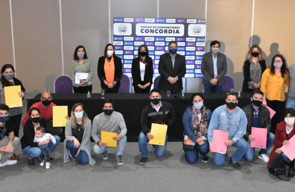 Se entregaron créditos PROCREAR y se firmó convenio con Nación para obras de infraestructura y loteo