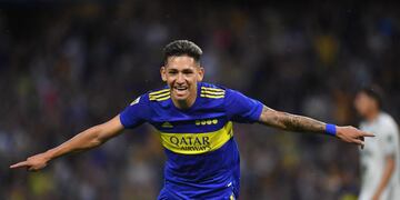 Luis Vázquez puso el 3 a 0 de Boca ante Tigre.