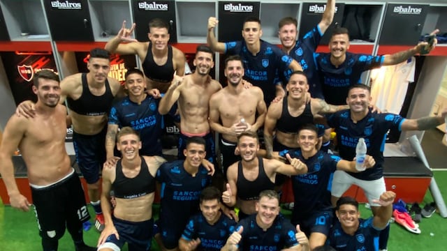 Los jugadores de Atlético celebran el pase a semi