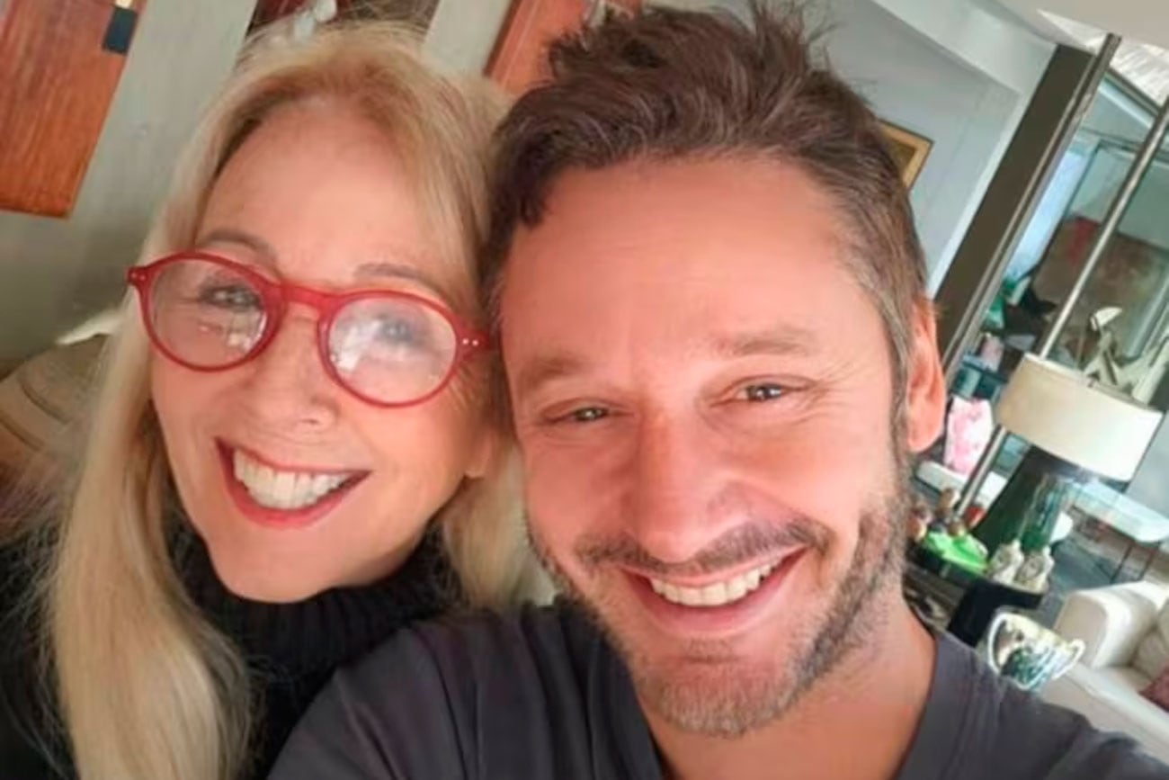 La mamá de Benjamín Vicuña y el actor. Foto web.