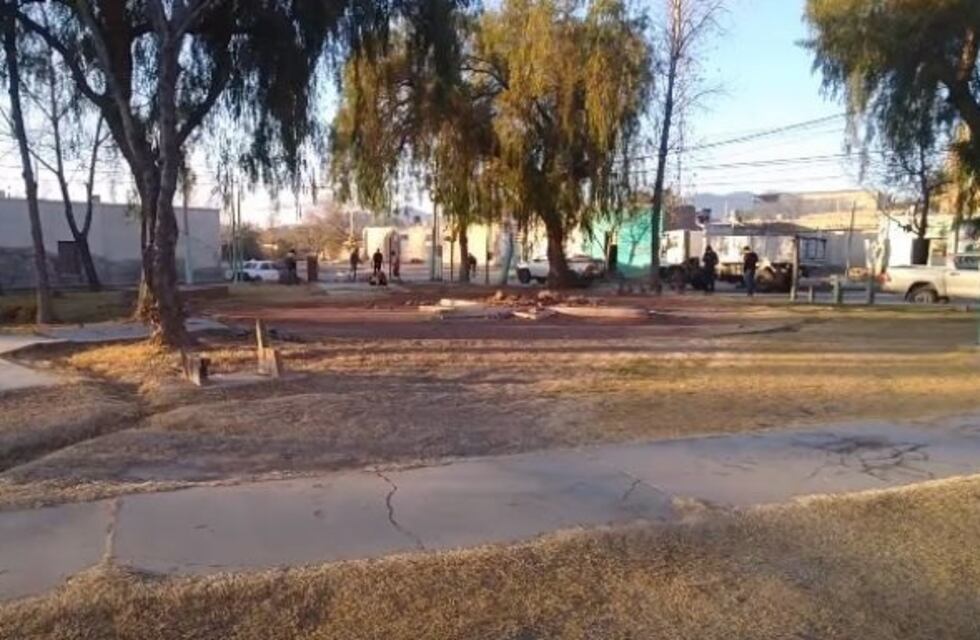 Revuelo en Jáchal por la demolición de una emblemática plazoleta