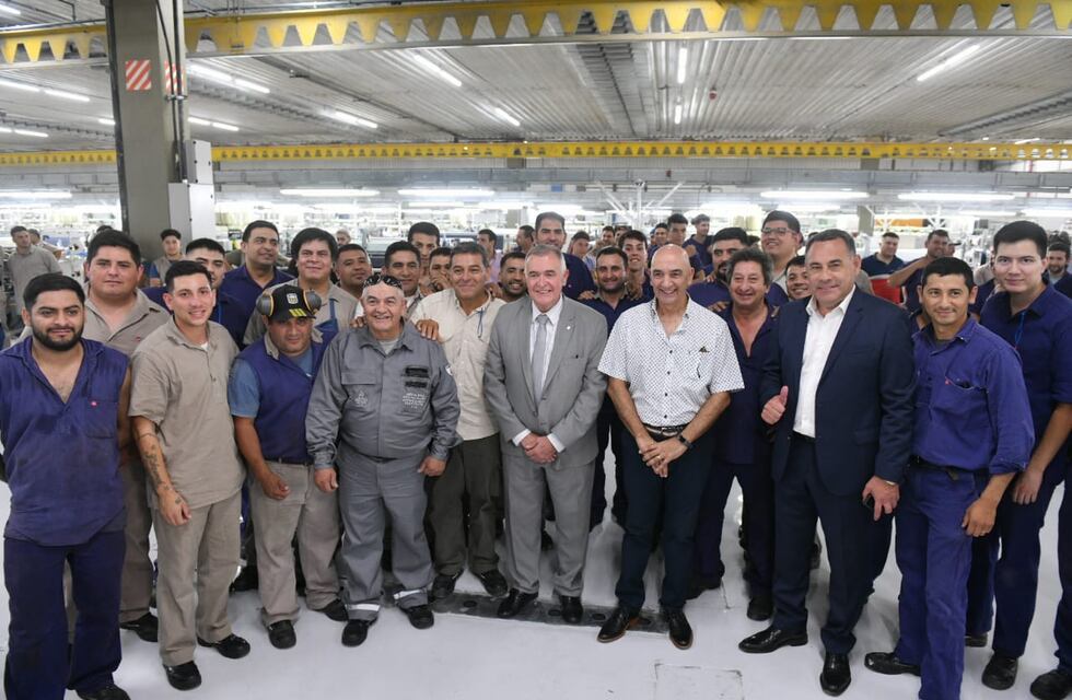 Jaldo visitó la planta de la textil Santista ubicada en la ciudad de Famaillá