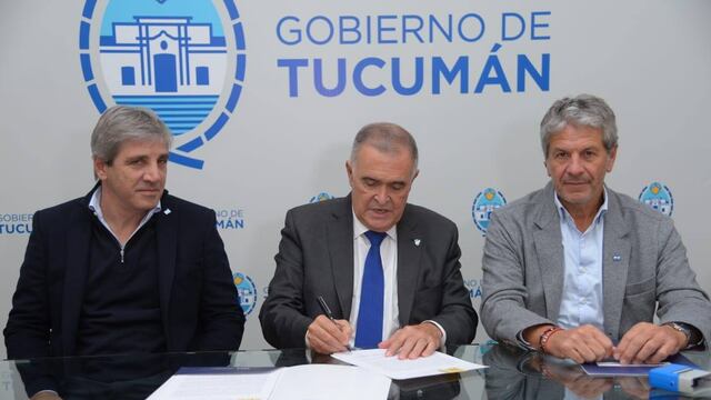 En un encuentro en Casa de Gobierno entre el gobernador, el ministro de Economía y el titular del ARCA