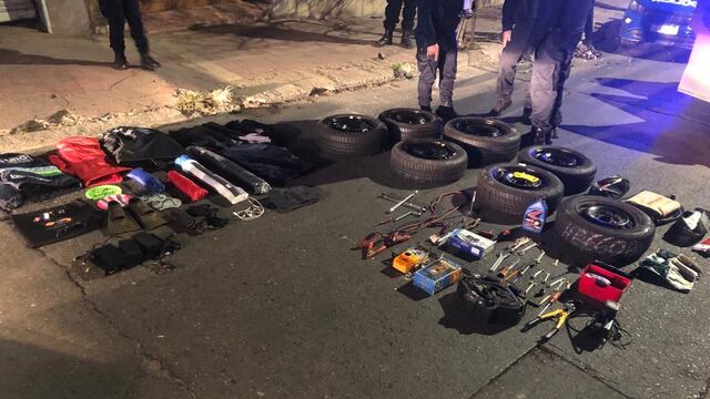 Córdoba: cuatro robarruedas detenidos en barrio San Martín (Policía de Córdoba).