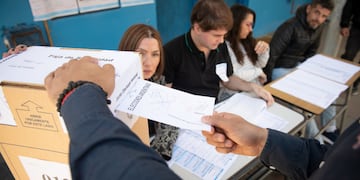 ¿Qué sanciones están previstas para las autoridades de mesa que se ausenten en las elecciones 2023?