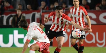Estudiantes y Argentinos definen por penales el pase a la semifinal de la Copa de la Liga Profesional.