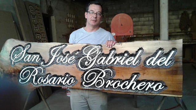Néstor Lázaro artistas en madera Arroyito
