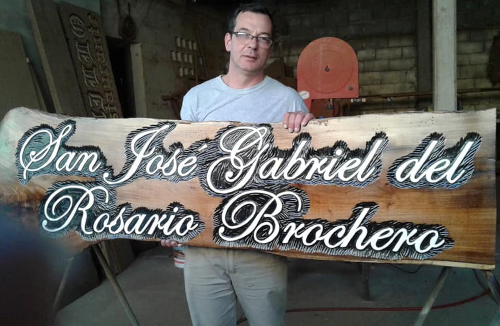 El artista de Arroyito, Néstor Lázaro expondrá en el Carrousel del Louvre en París