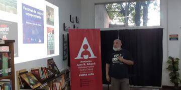 Más de 100 personas asistieron a la Asamblea Popular por la Cultura, las Artes y el Deporte.