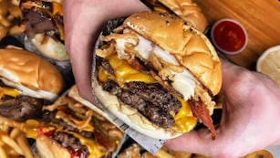 Hamburguesas, uno de los platos más tentadores para comer el fin de semana.