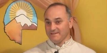 El padre Camilo Dib tiene 56 años, nació en Tucumán y es hijo de sirios.