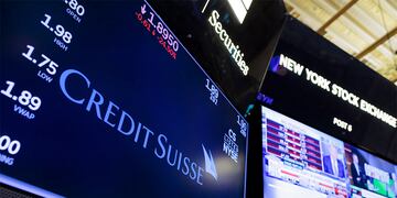 Las acciones del Credir Suisse caen a pesar de las ayudas estatales.