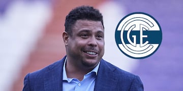 Ronaldo posó con una particular camiseta de Gimnasia de La Plata y los hinchas del Lobo enloquecieron.