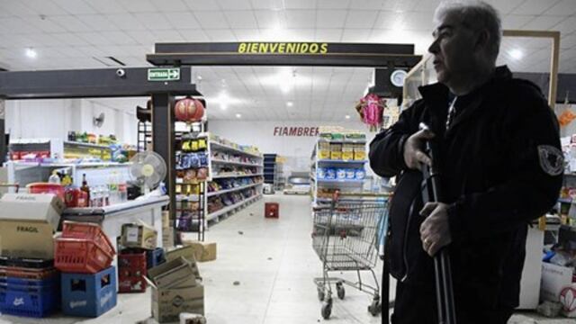 El supermercado chino quedó custodiado