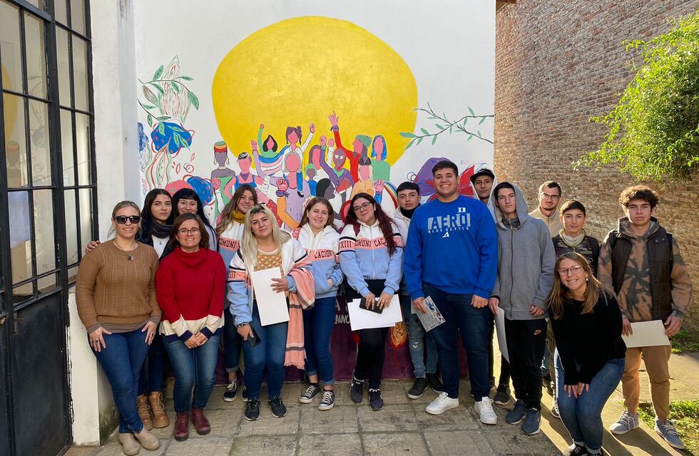 Alumnos de la Secundaria Nº 3 de Tres Arroyos recorrieron la Dirección de Mujeres, Género y Diversidad