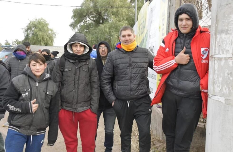 River Plate vs Barracas Central: largas filas desde la madrugada para conseguir una entrada
