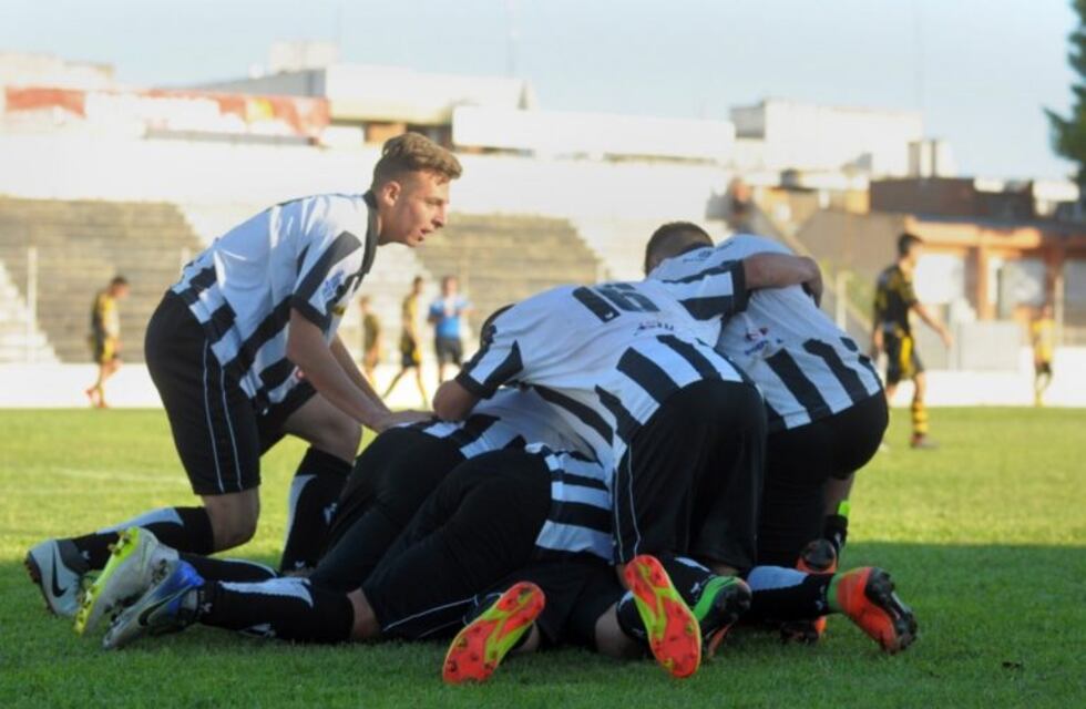 Goleada de Liniers en el cierre de la fecha