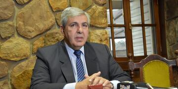 El vicegobernador de Jujuy, Carlos Haquim, en conferencia de prensa.