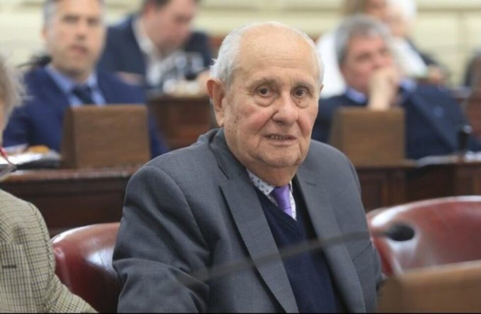 Murió el exintendente rosarino Héctor "el Tigre" Cavallero a los 81 años
