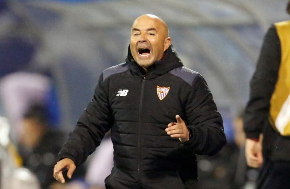 Ni asumió y así lo reciben: la AFA le bajó el sueldo a Sampaoli